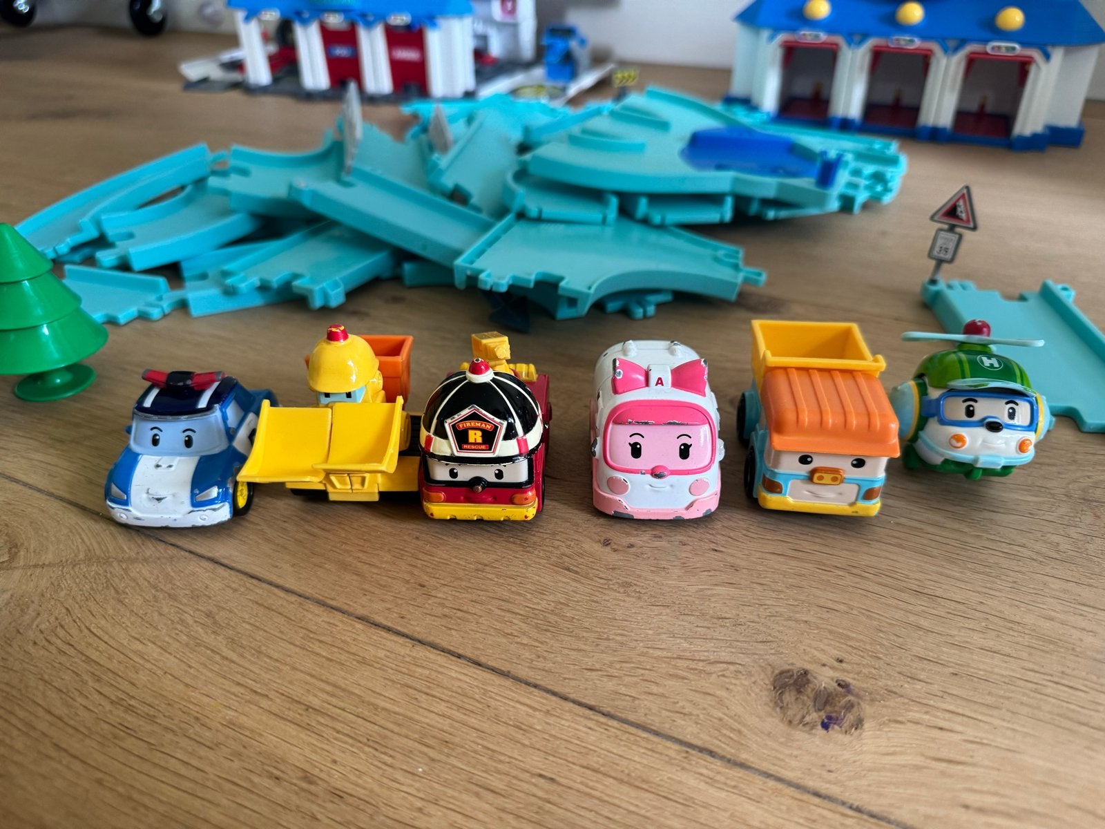 Robocar Poli Speelset met Voertuigen en Garage, Kinderen en Baby's, Ophalen of Verzenden, Gebruikt