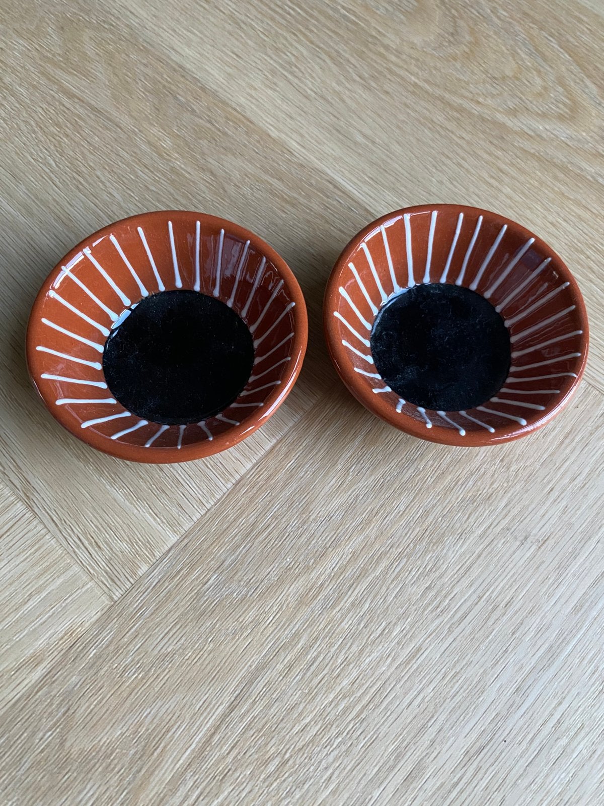 Twee spaanse schaaltjes terracotta, Ophalen of Verzenden, Nieuw, Aardewerk, Kom(men)