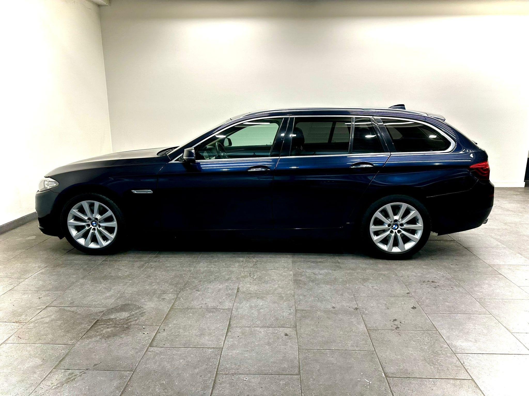 BMW 5-serie Touring 520i Last Minute Edition, Auto's, BMW, Automaat, Gebruikt, 4 cilinders, 2000 kg