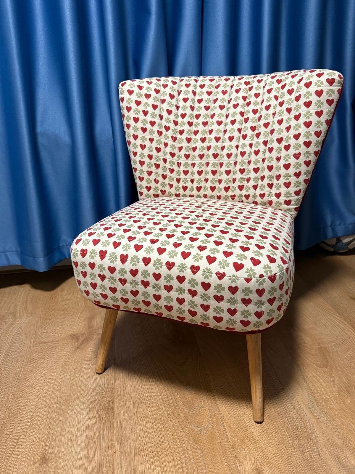 Vintage stoeltje, opnieuw gestoffeerd, patchwork knipoog, Antiek en Kunst, Ophalen