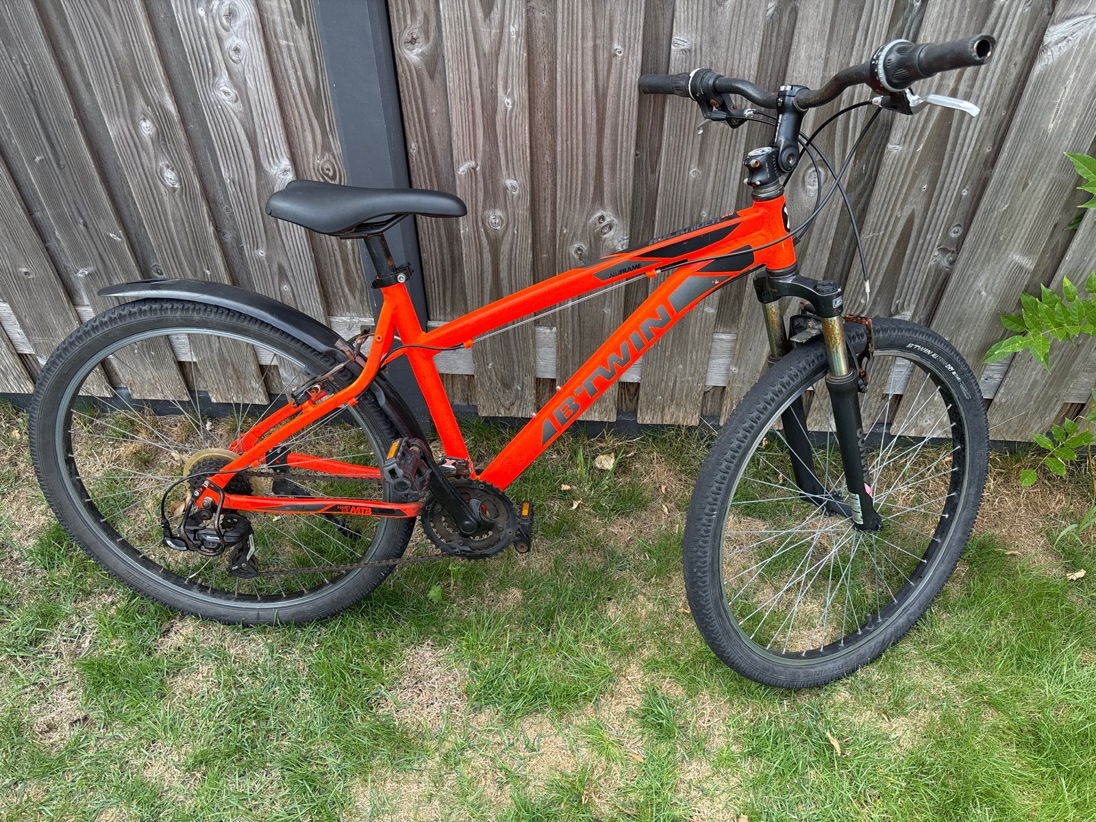 B'Twin Rockrider 340 Mountainbike - XS, Fietsen en Brommers, Gebruikt, Velgrem, Versnellingen, Ophalen