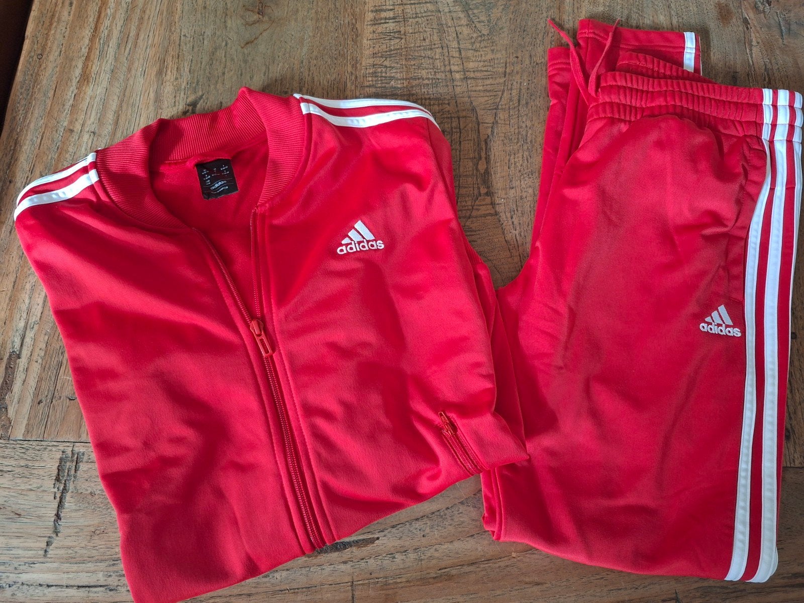 Adidas trainingspak  M dames rood NIEUW, Ophalen of Verzenden, Nieuw, Rood