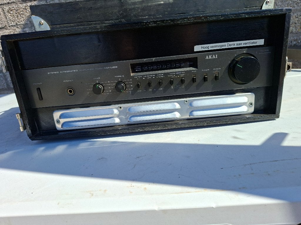 zware versterker akai am-u22 in koffer, Ophalen of Verzenden, Gebruikt, Minder dan 60 watt, Overige merken
