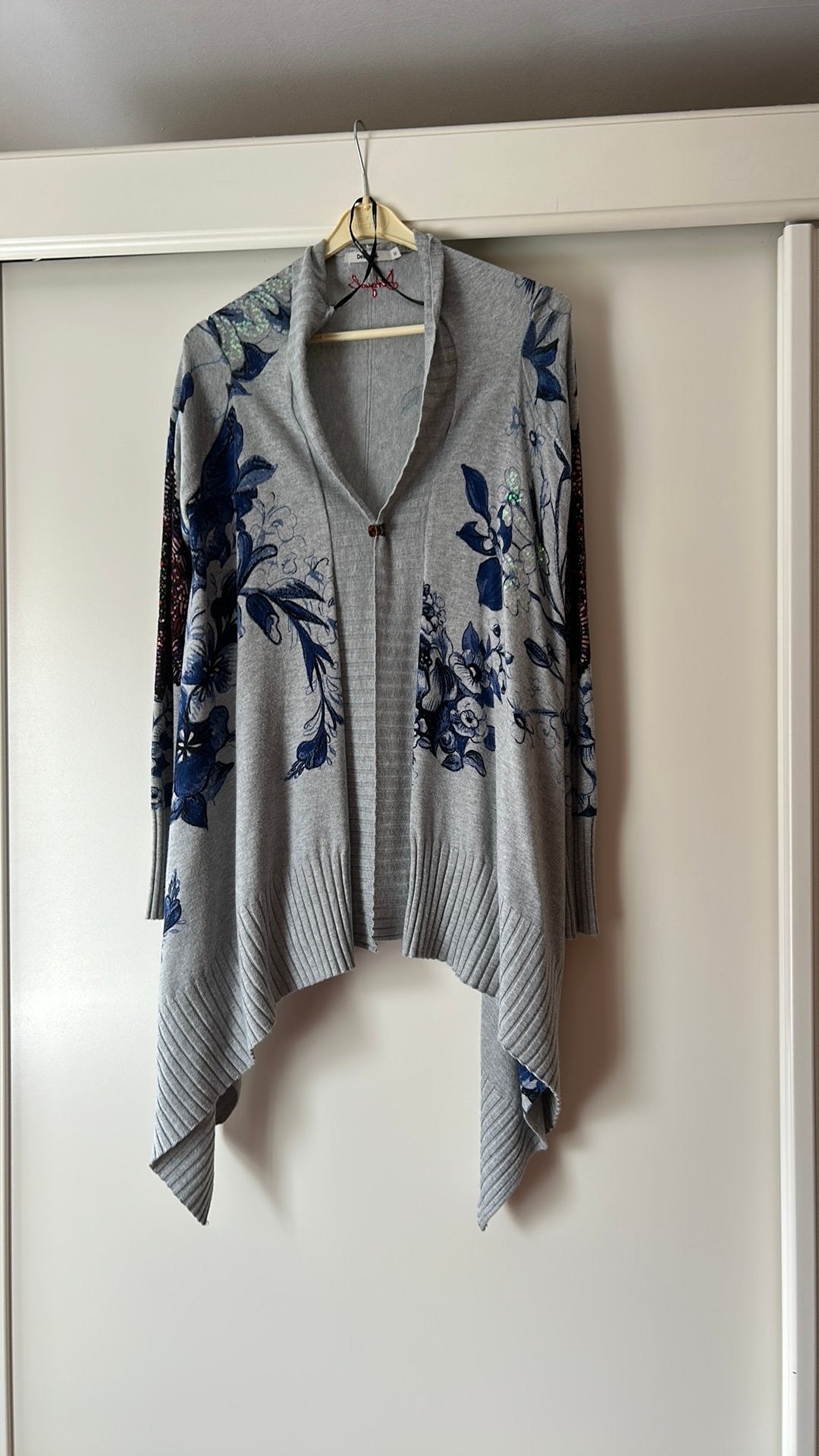 Desigual vest maat M, Kleding | Dames, Ophalen, Zo goed als nieuw, Maat 38/40 (M), Grijs