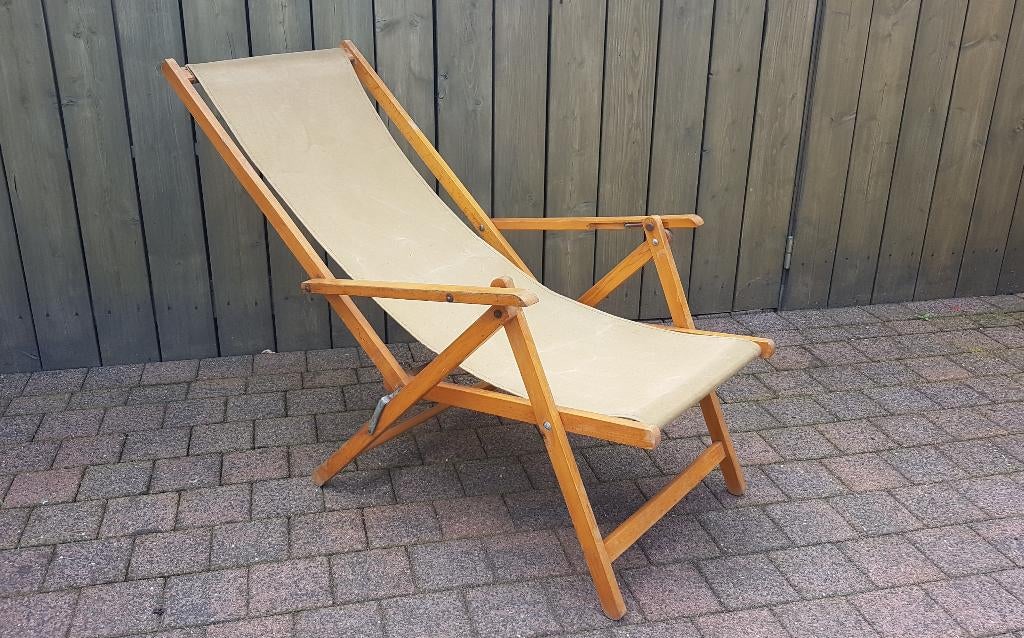 Vintage inklapbare houten ligstoel / tuinstoel, Ophalen of Verzenden, Gebruikt, Hout, Inklapbaar