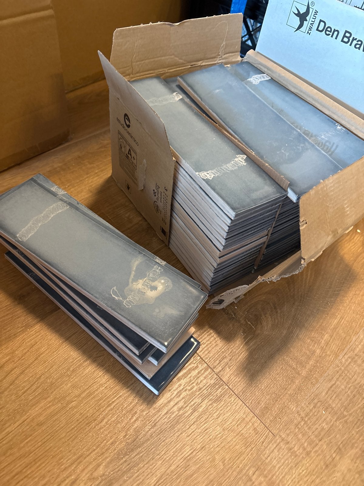 Gratis af te halen: Blauwe tegels, Ophalen, Gebruikt, Keramiek, Minder dan 20 cm