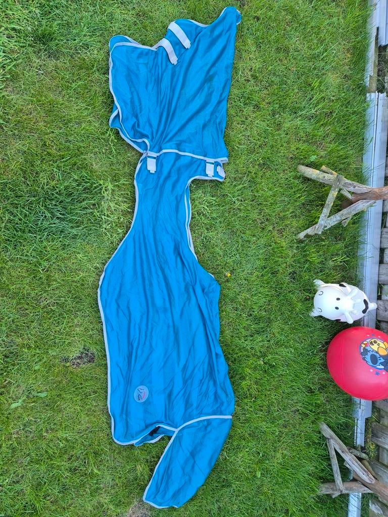 Vliegendeken 145 met zadeluitsparing, Dieren en Toebehoren, Paarden en Pony's | Dekens en Dekjes, Ophalen of Verzenden, Zo goed als nieuw