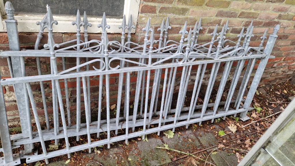 Metalen sierhek, +- 9m2, Ophalen of Verzenden, IJzer, Sierhekwerk