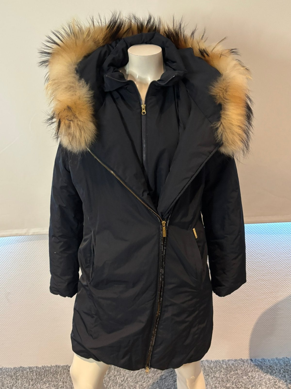 Woolrich jas met mooie bontkraag maat m, Kleding | Dames, Jassen | Winter, Ophalen of Verzenden, Zo goed als nieuw, Maat 38/40 (M)