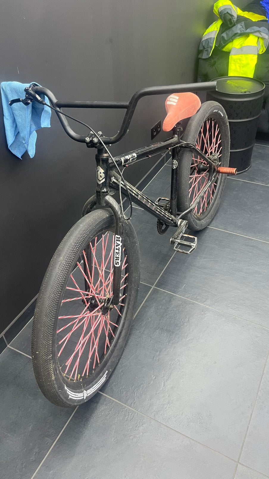 Wheelie bike collective, Ophalen, 24 inch of meer, Aluminium, Zo goed als nieuw