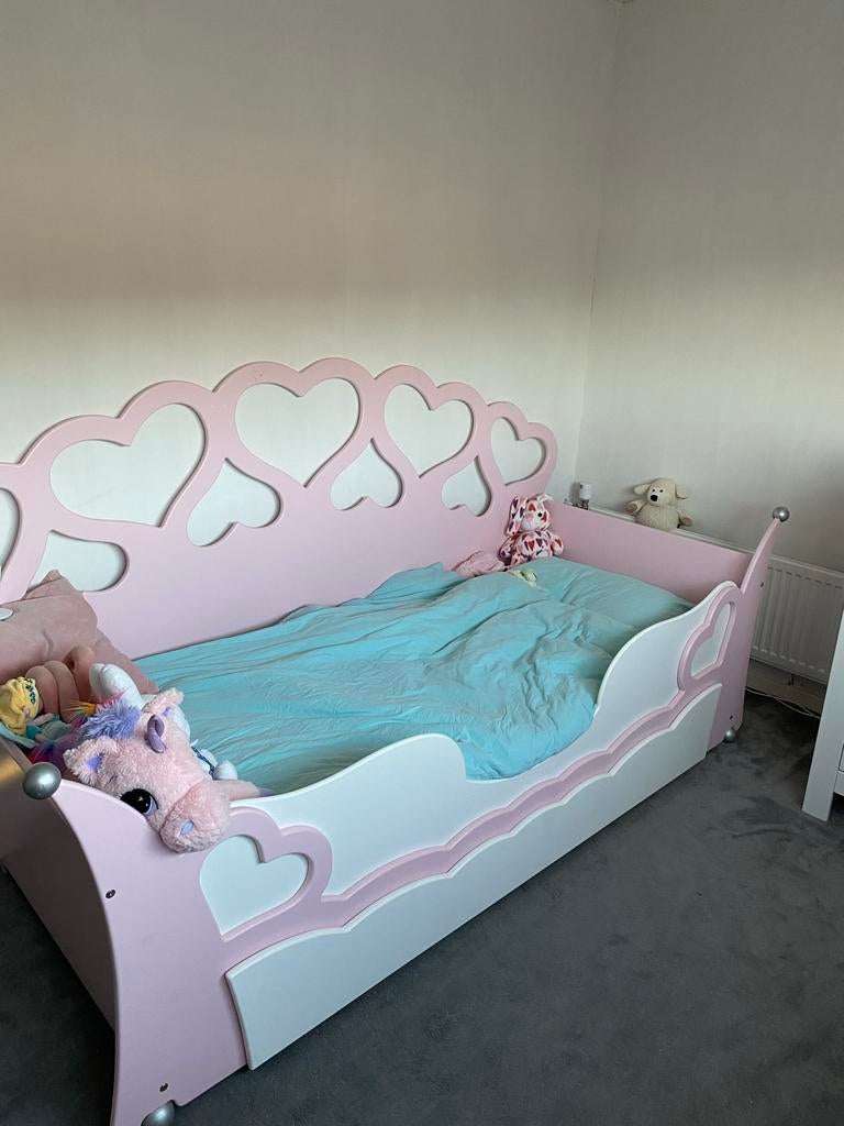 Roze hartjesbed Wildkidzz handgemaakt 90x200, Ophalen, 85 tot 100 cm, Zo goed als nieuw, Matras