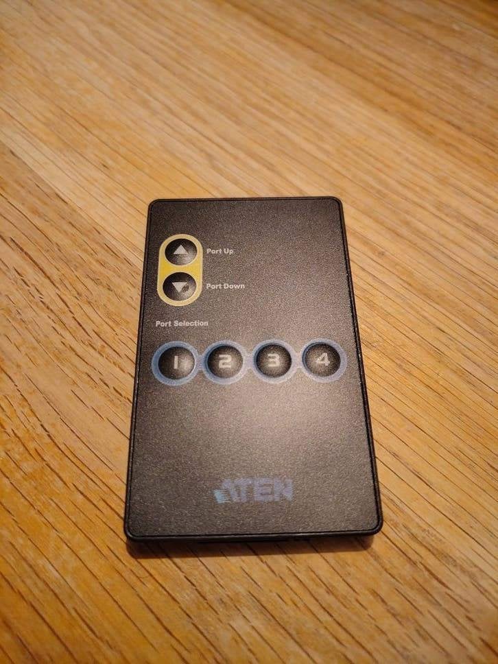 Foto 6 van ATEN VS481C HDMI-switch 4K 60Hz met voeding en remote