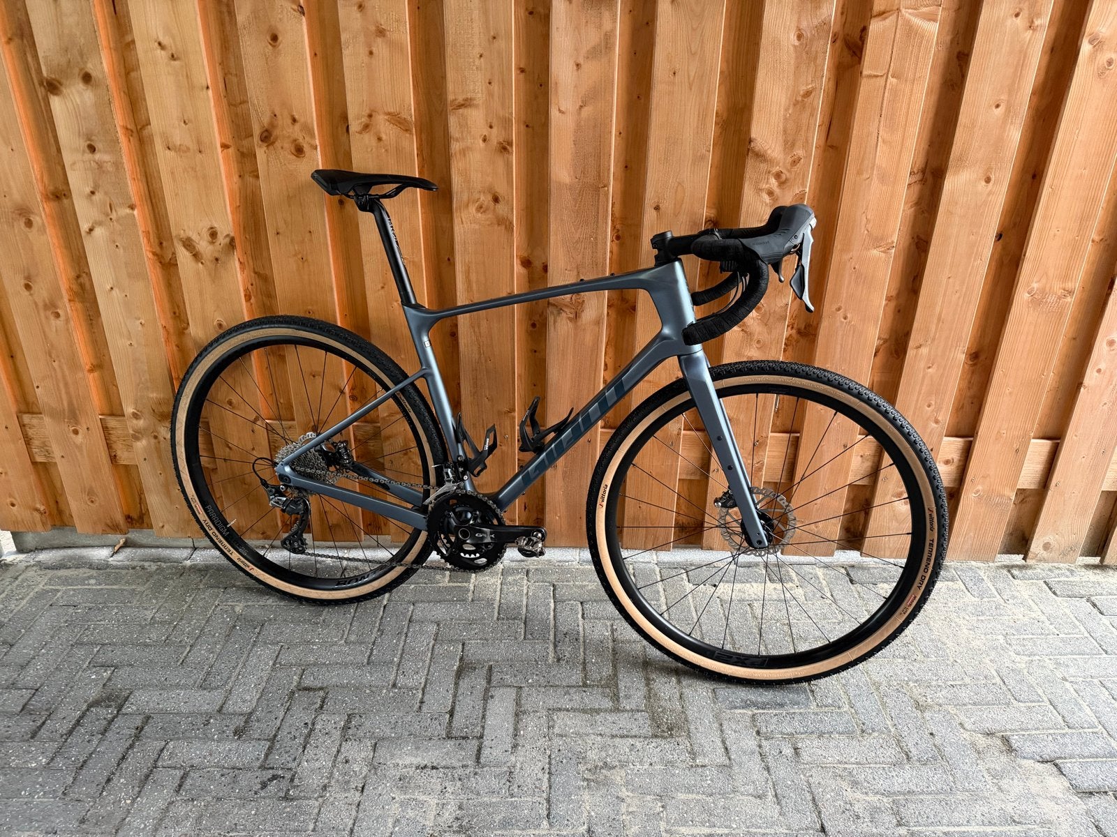 Giant Revolt Advanced 2 Gravelbike Mt. L, Ophalen, 28 inch, Gebruikt, Giant