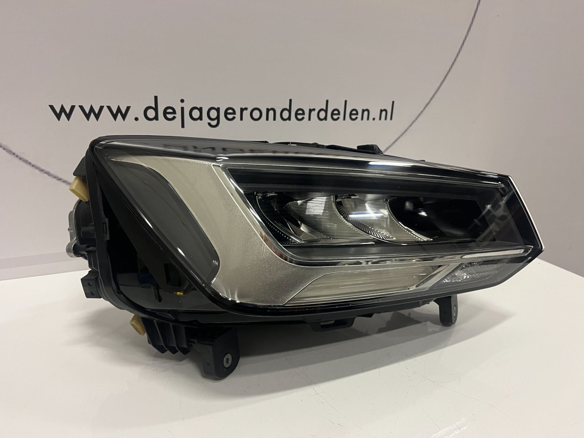 AUDI Q2 81A FACELIFT LED KOPLAMP RECHTS 81A941012 2020-, Gebruikt, AUDI AG, Auto-Union-Strasse 1
85045  Ingolstadt, DE, Kundenbetreuung@audi.de