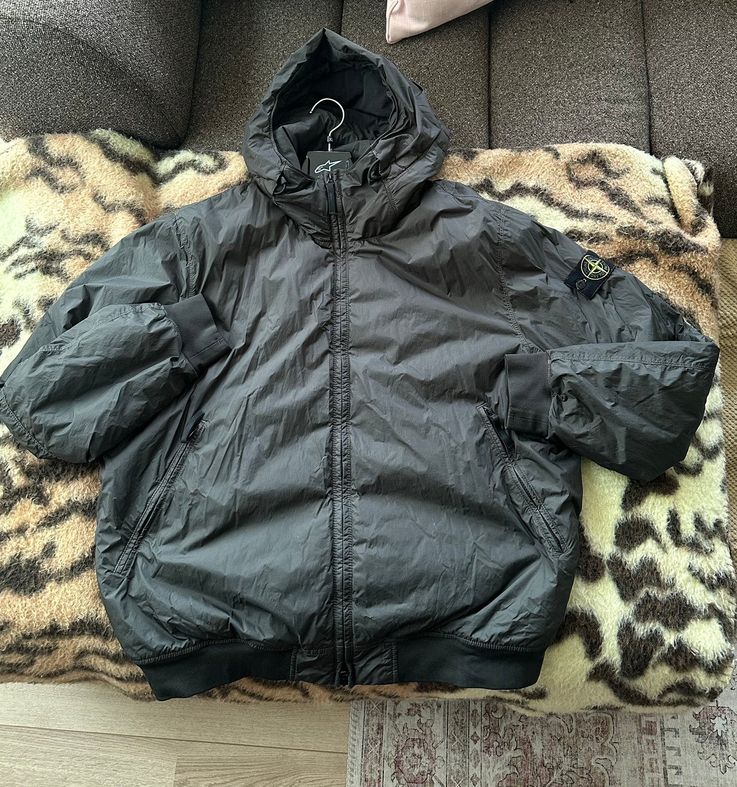 Stone Island Charcoal Men’s Shell Jacket (Zo goed als nieuw), Ophalen of Verzenden, Zo goed als nieuw, Overige maten, Grijs