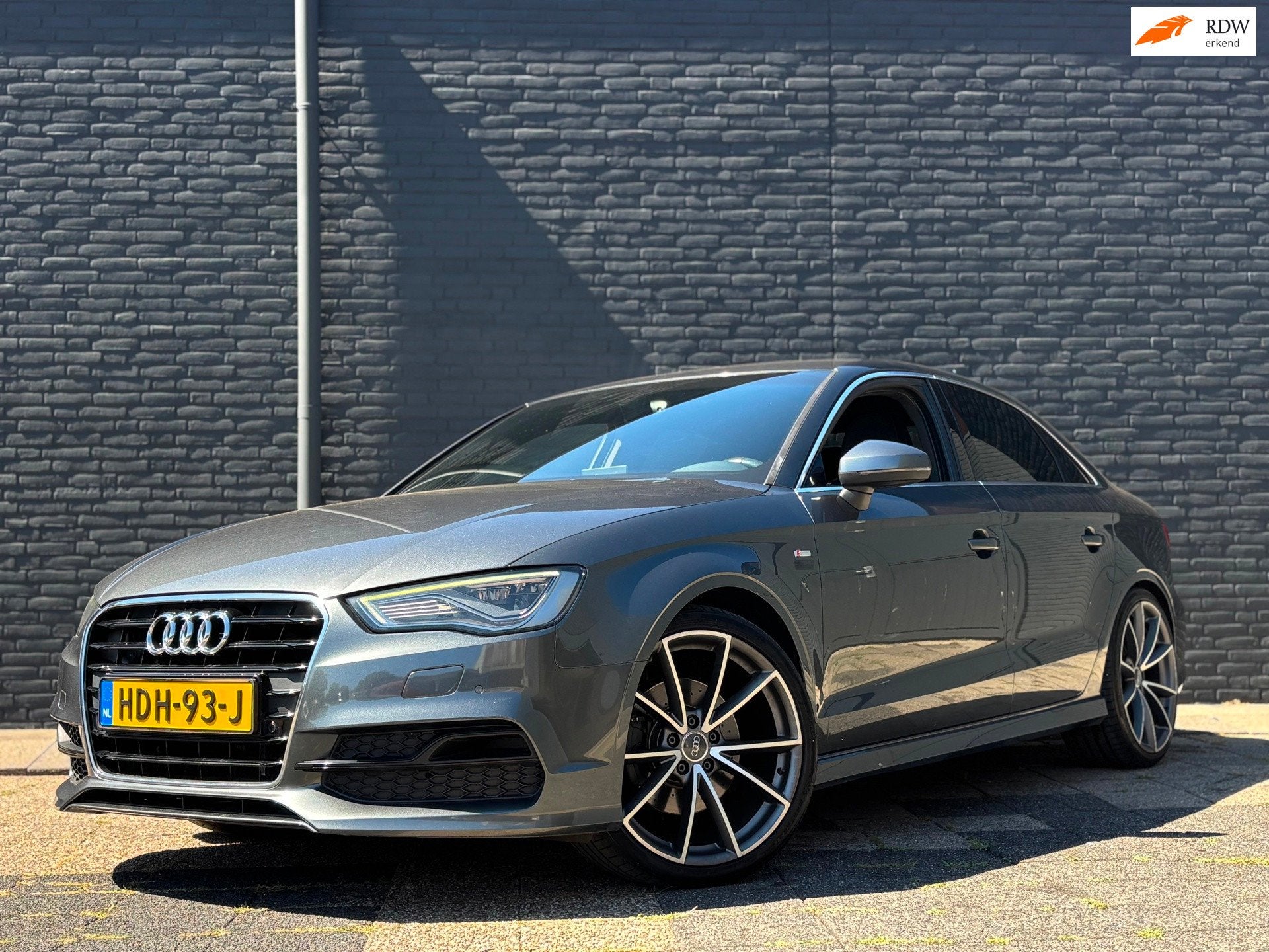 Audi A3 LIMOUSINE 1.8 TFSI | 3x S-Line | Matrix | Stoelverwa, Auto's, Audi, Gebruikt, 4 cilinders, Leder en Stof, 1600 kg