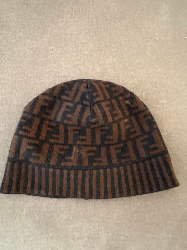 Fendi Muts - Stijlvolle Winteraccessoire, Maat 62, Jongetje of Meisje, Ophalen of Verzenden, Zo goed als nieuw
