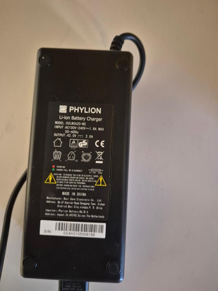 Phylion Li-ion Batterijlader 42V 2.0A, Ophalen of Verzenden, Gebruikt