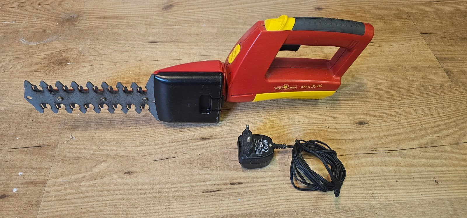 WOLF-Garten Accu BS 80 Accu heggenschaar met lader, Tuin en Terras, Heggenscharen, Ophalen of Verzenden, Gebruikt, Accu, WOLF-Garten