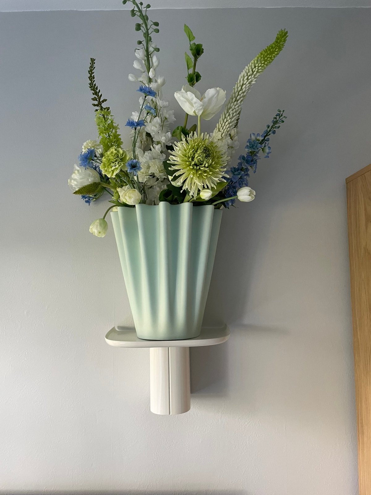 Lakenvaas van Cor Unum, Ophalen, Aardewerk of Porselein, Zo goed als nieuw, Minder dan 50 cm