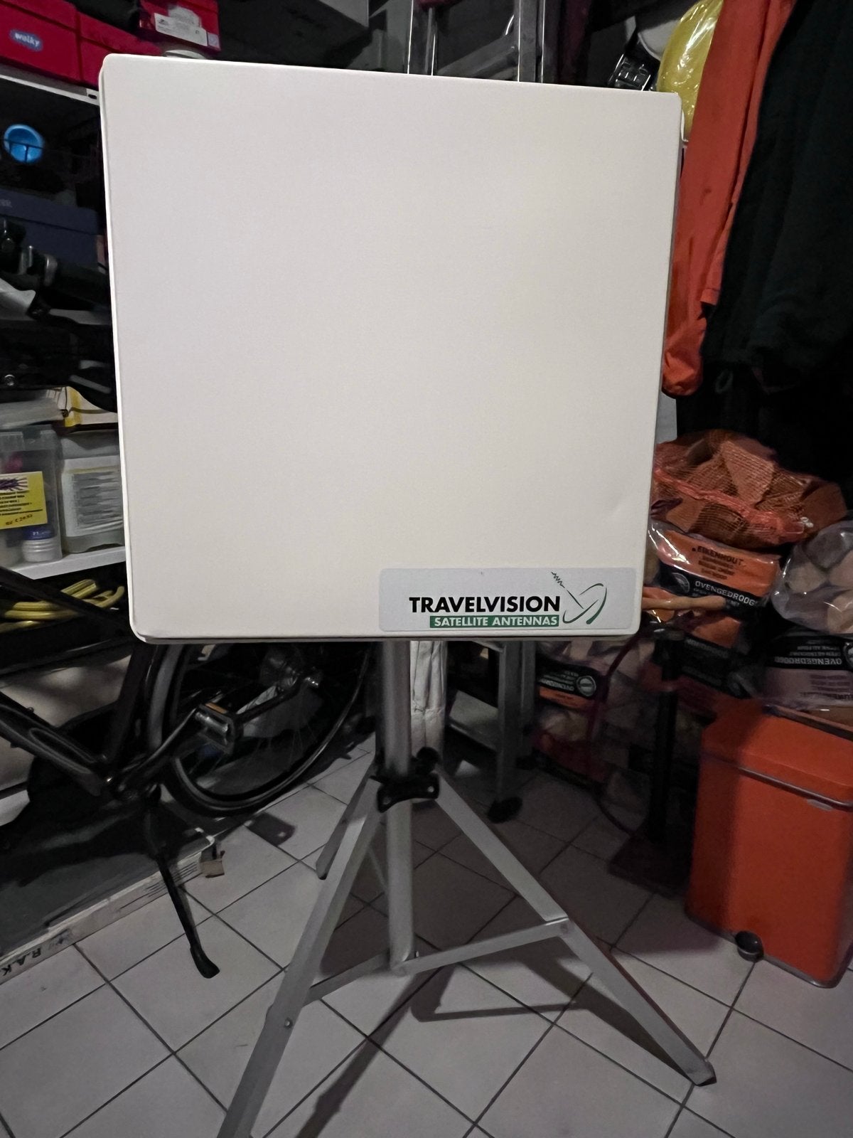 Travel Vision R7 Flat automatische schotelantenne, Audio, Tv en Foto, Schotelantennes, Ophalen, Zo goed als nieuw, (Schotel)antenne