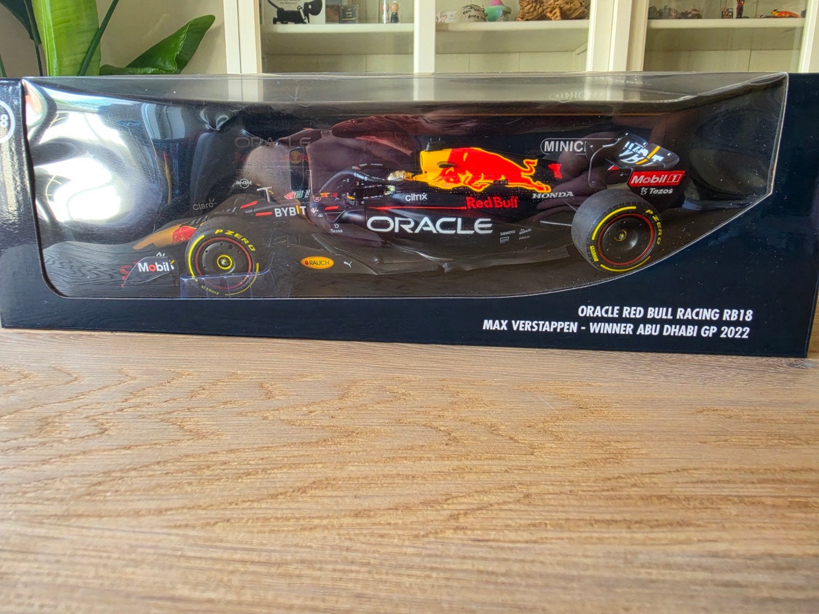 Max Verstappen 1:18 Abu Dhabi 2022 Wereldkampioen Minichamps, Ophalen of Verzenden