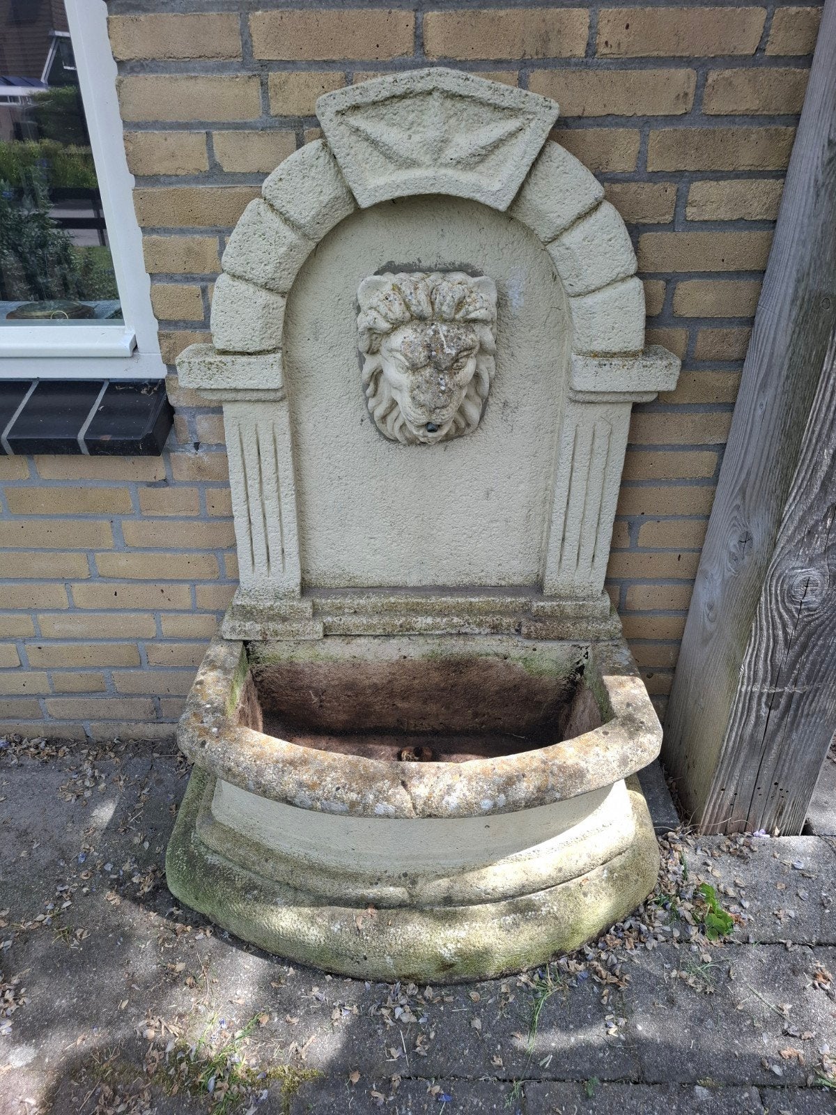 Tuinornament fontein leeuwenkop beton, Ophalen, Gebruikt, Beton, Fontein