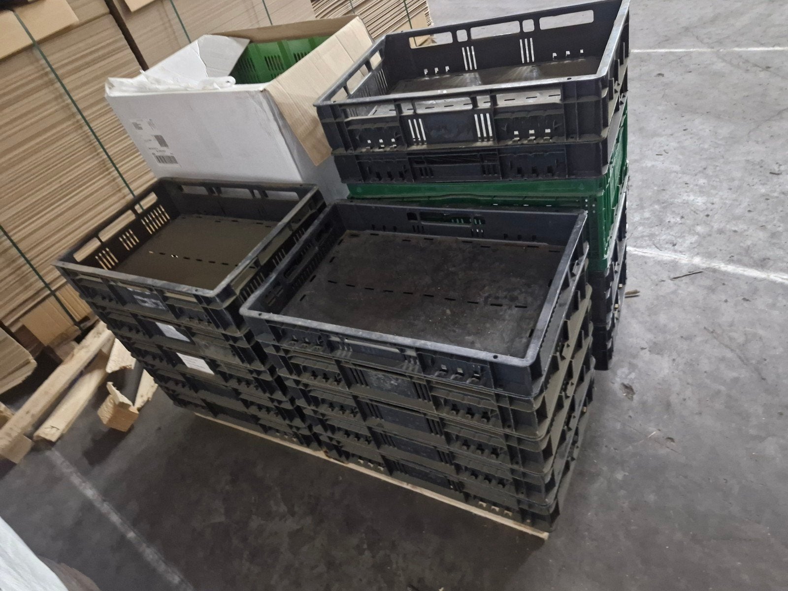 Stapelbare kunststof kratten - Diverse maten, Ophalen, Gebruikt, 40 tot 60 cm, 50 tot 75 cm