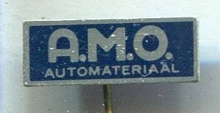 A.M.O. automaterialen blik speldje ( H_171), Verzamelen, Verzenden, Zo goed als nieuw, Overige onderwerpen, Speldje of Pin