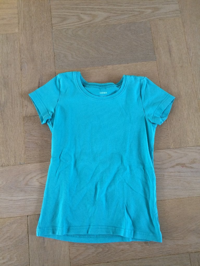 Leuk effen shirt hema 122/128 - nog heel netjes!, Gebruikt, Meisje, Ophalen of Verzenden, Shirt of Longsleeve