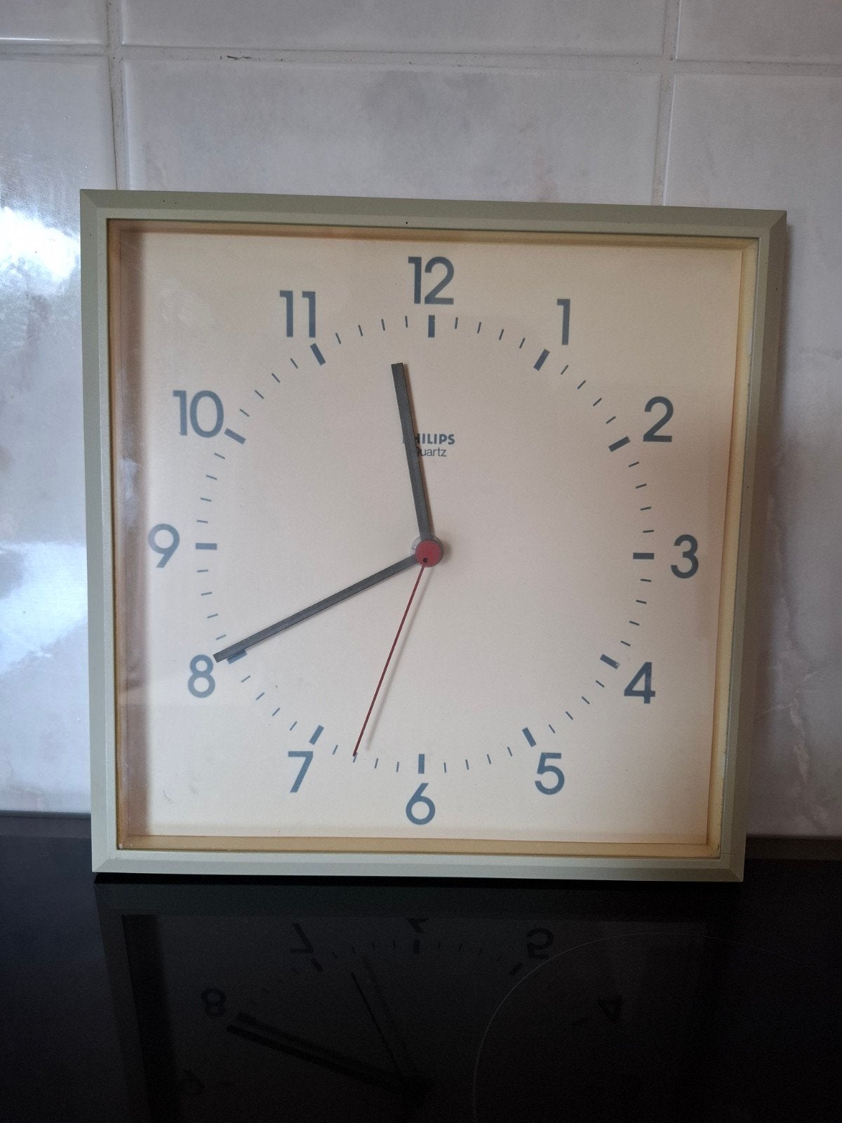 Vintage wandklok Philips jaren 70, Philips, Analoog, Ophalen of Verzenden, Art deco