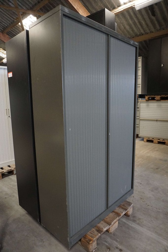 Donkere archiefkast roldeurkast magazijnkast garagekast, Gebruikt, 100 tot 150 cm, Niet ingevuld, Meerdere deuren