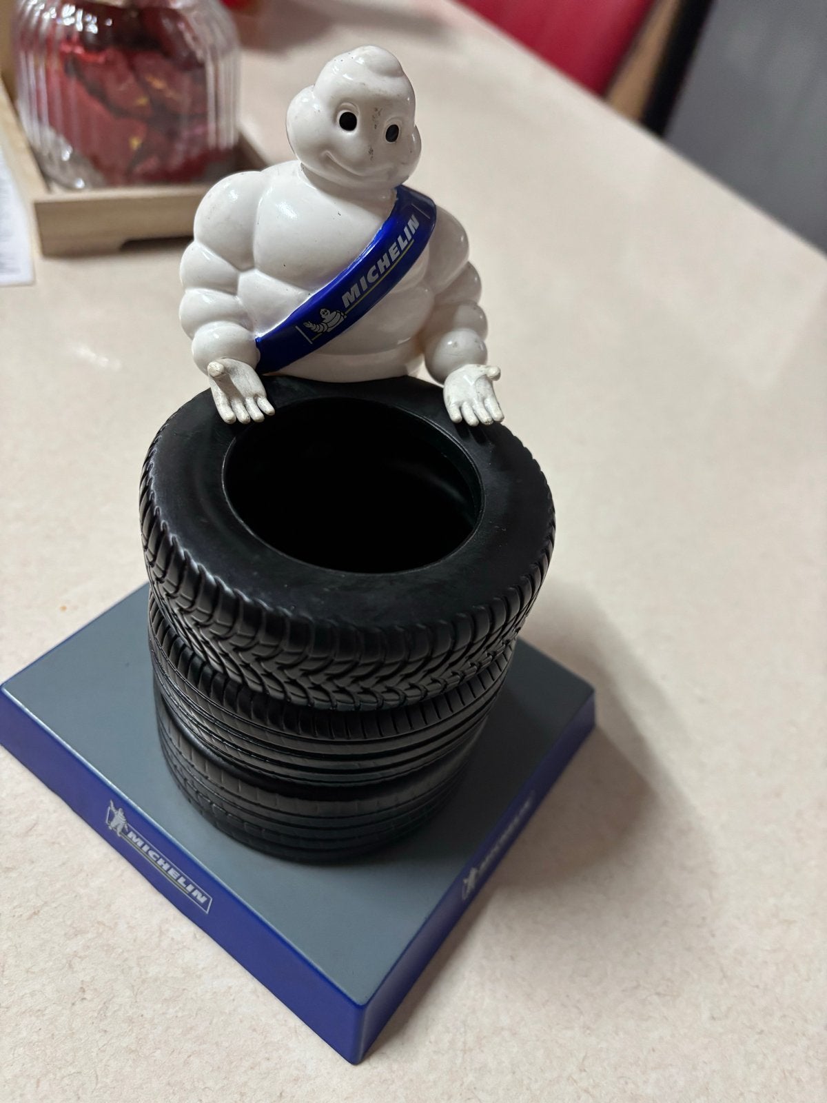 Michelin Bibendum beeldje met banden - Uniek verzamelobject, Ophalen of Verzenden, Zo goed als nieuw, Auto's