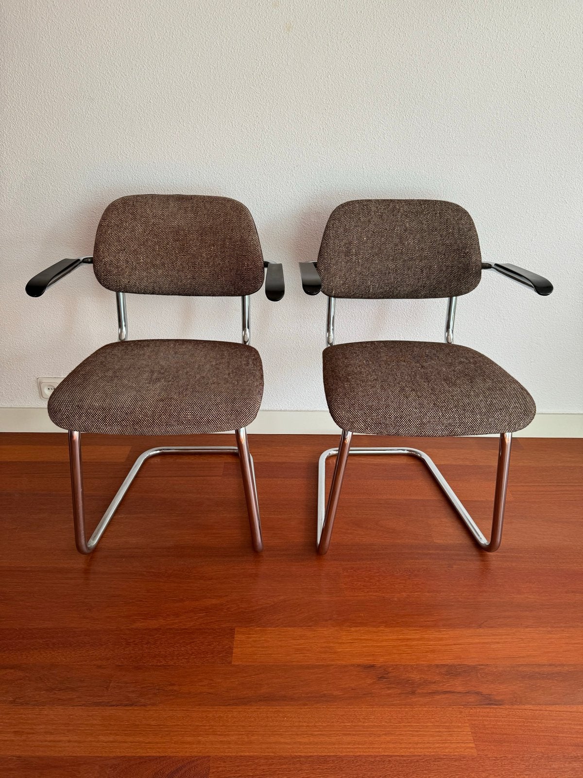 Set Jami Lande Artifort buisframe zwevende sledestoelen, Ophalen, Gebruikt, Twee, Overige kleuren