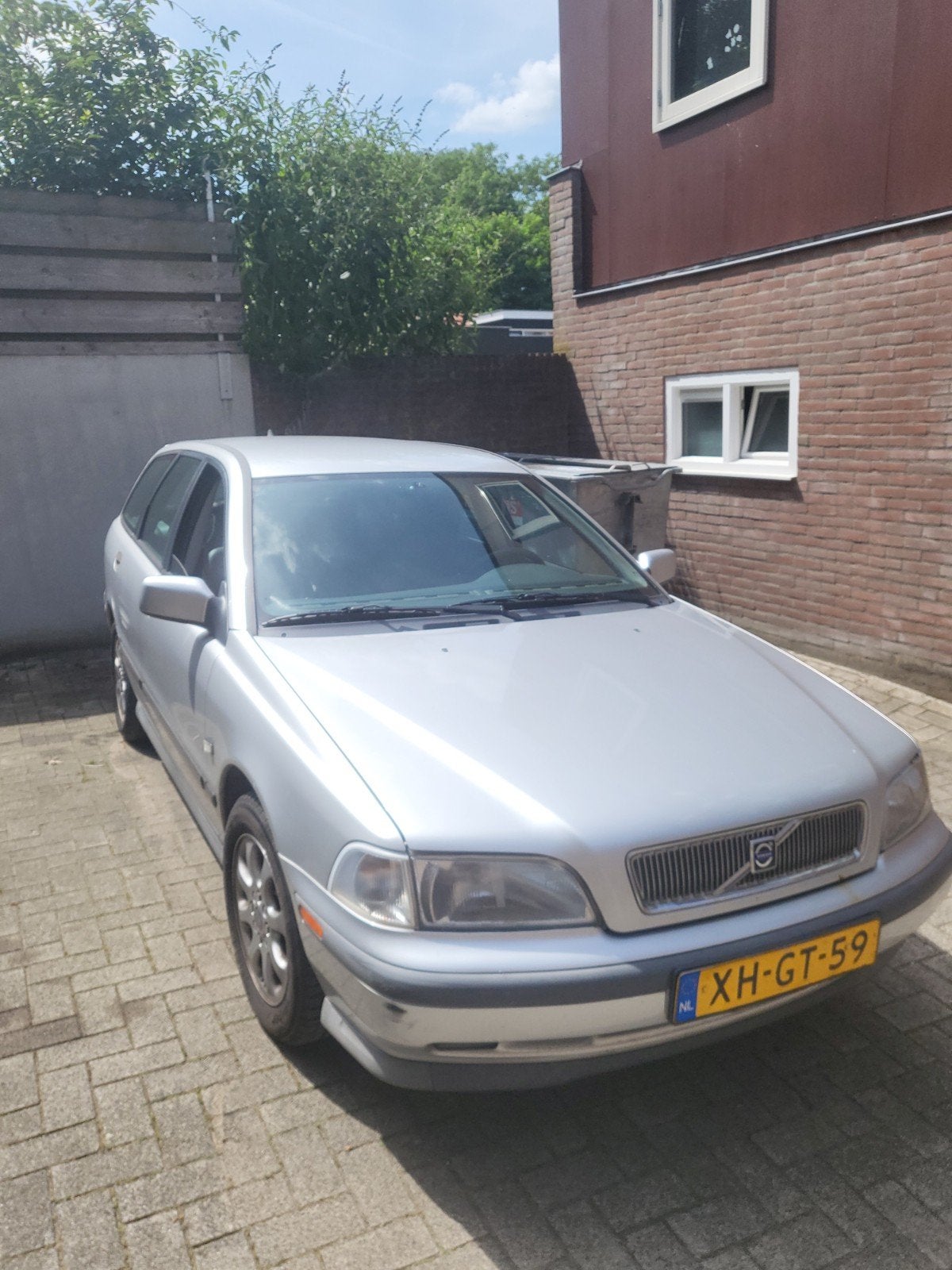 Volvo V40 1.8 AUT 1998 Grijs, Auto's, 1295 kg, 4 cilinders, Leder en Stof, 115 pk