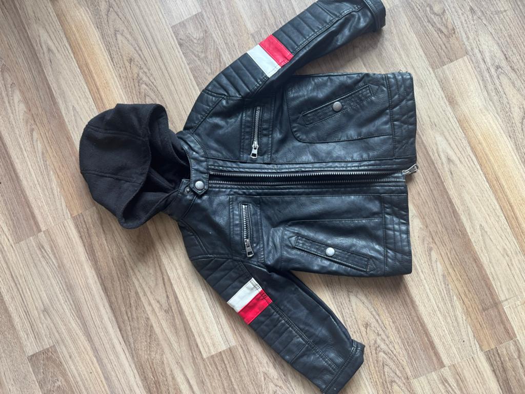Stoere C&A Jas Maat 104, Kinderen en Baby's, Kinderkleding | Maat 104, Ophalen of Verzenden, Gebruikt, Jongen of Meisje, Jas