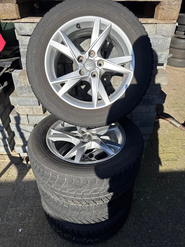 Audi Q3 Winterset Nokian 235/55/17 - lichtmetaal, Gebruikt, Banden en Velgen, 17 inch, 235 mm