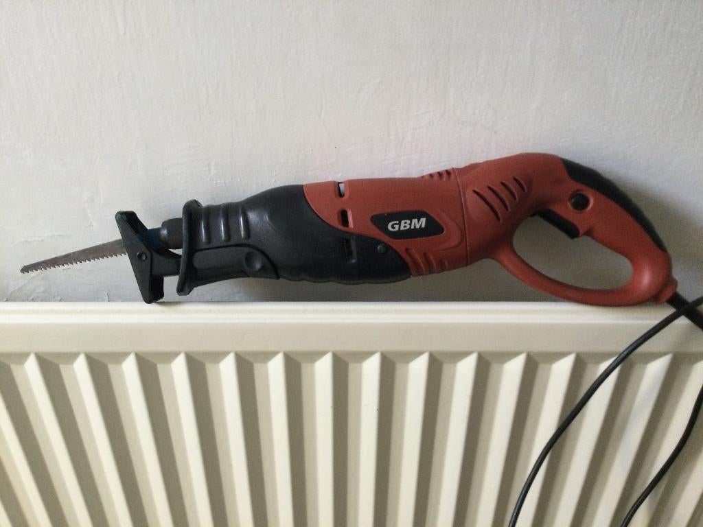 reciprozaag, Ophalen, 70 mm of meer, 600 tot 1200 watt, Zo goed als nieuw