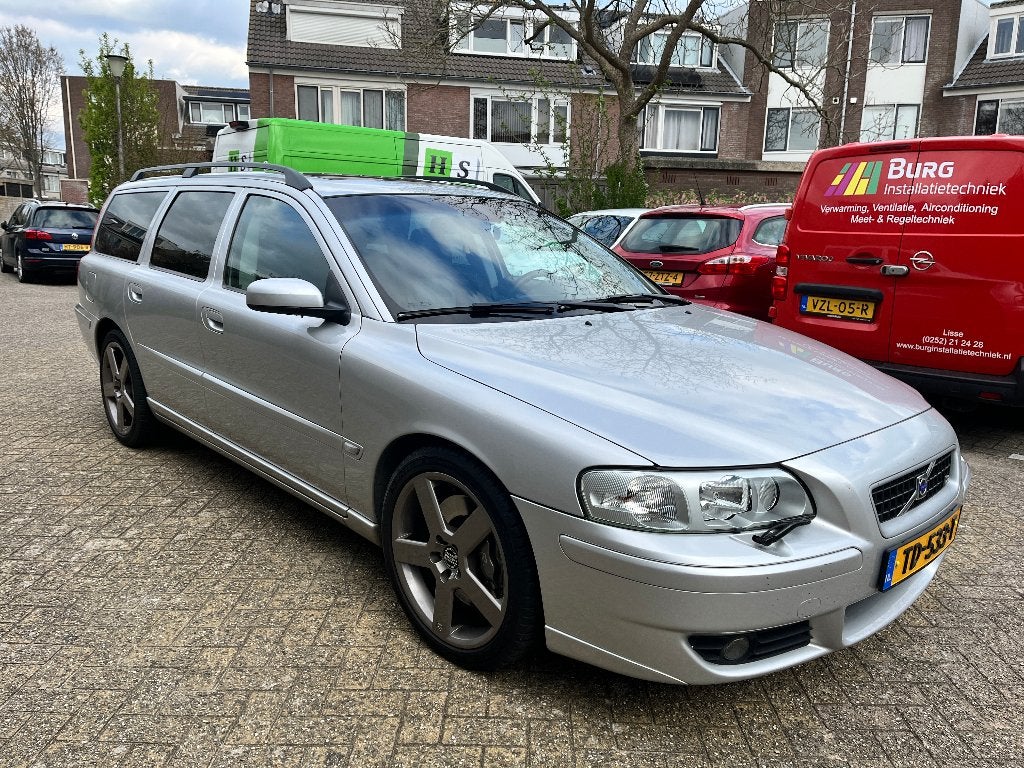 Volvo V70R AWD 2005, Auto's, Automaat, 1800 kg, 2521 cc, Stationwagon