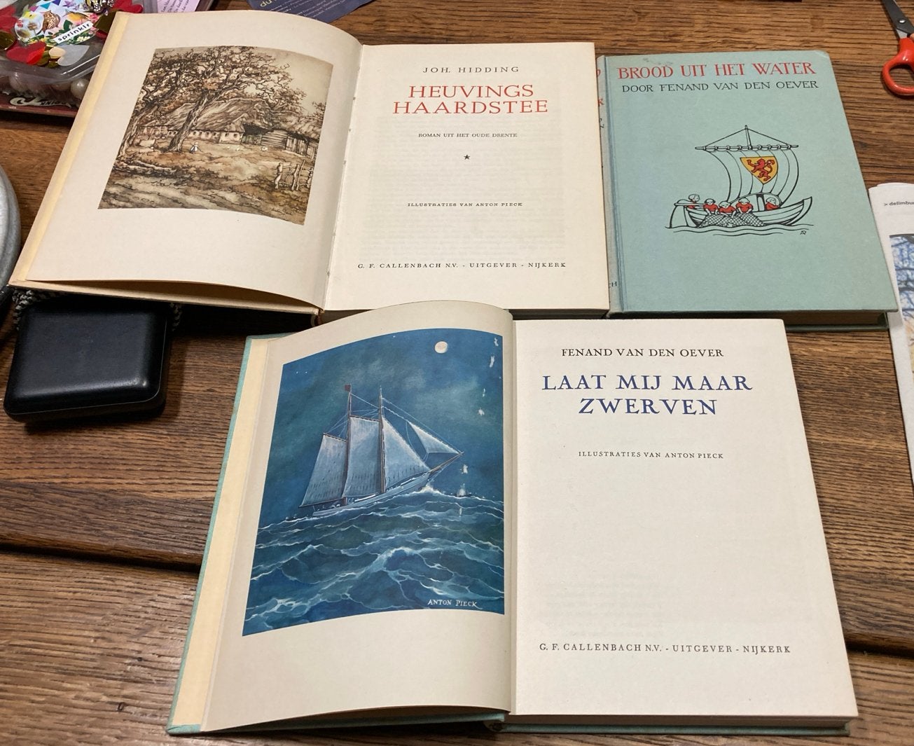 Vintage boeken: Heuvings Haardstee, Laat Mij Maar Zwerven, Ophalen of Verzenden, Gelezen, Nederland