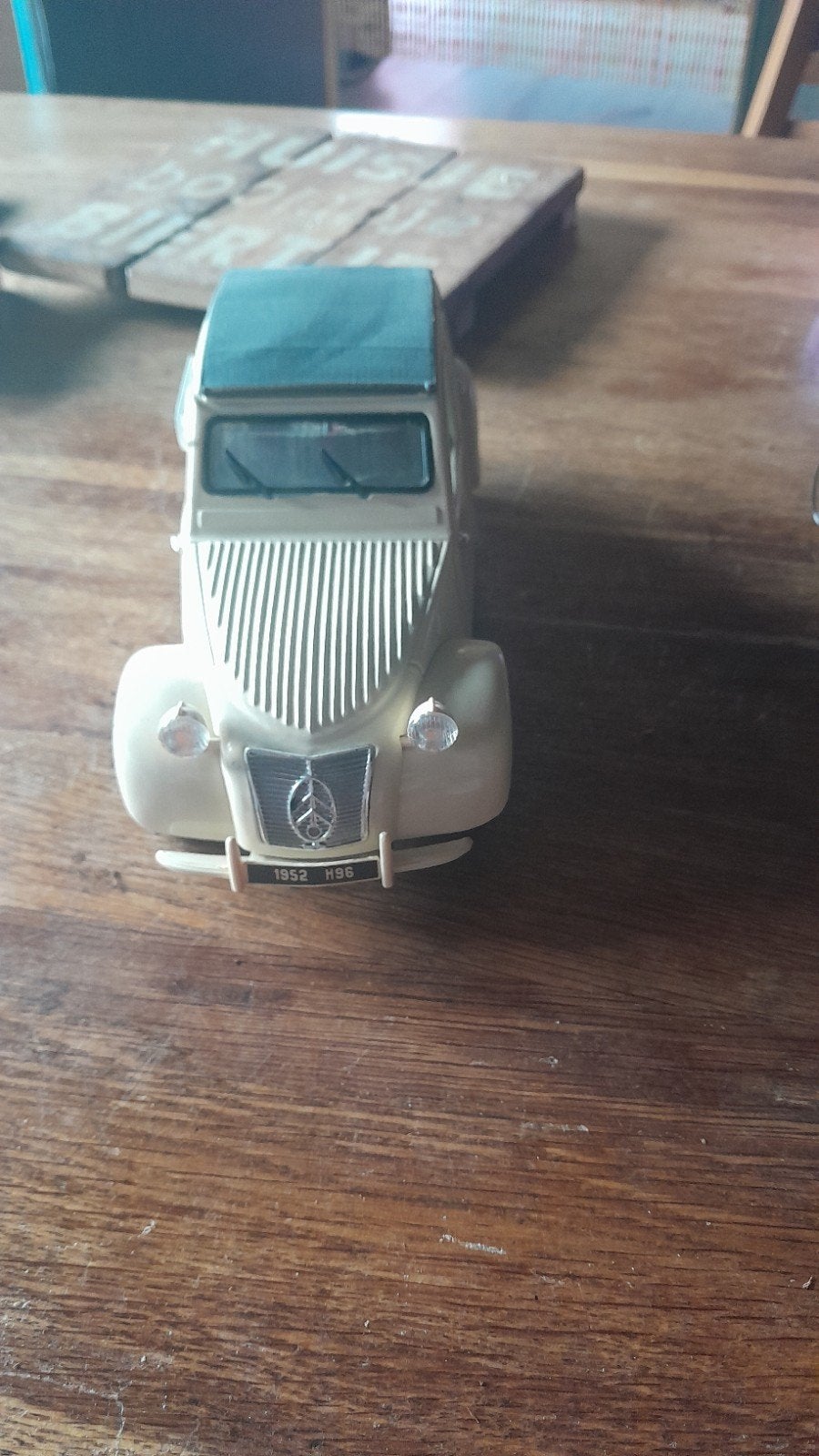 Citroën 2CV 1952 Maisto schaalmodel 1:18, Ophalen of Verzenden, Gebruikt, Auto, Maisto