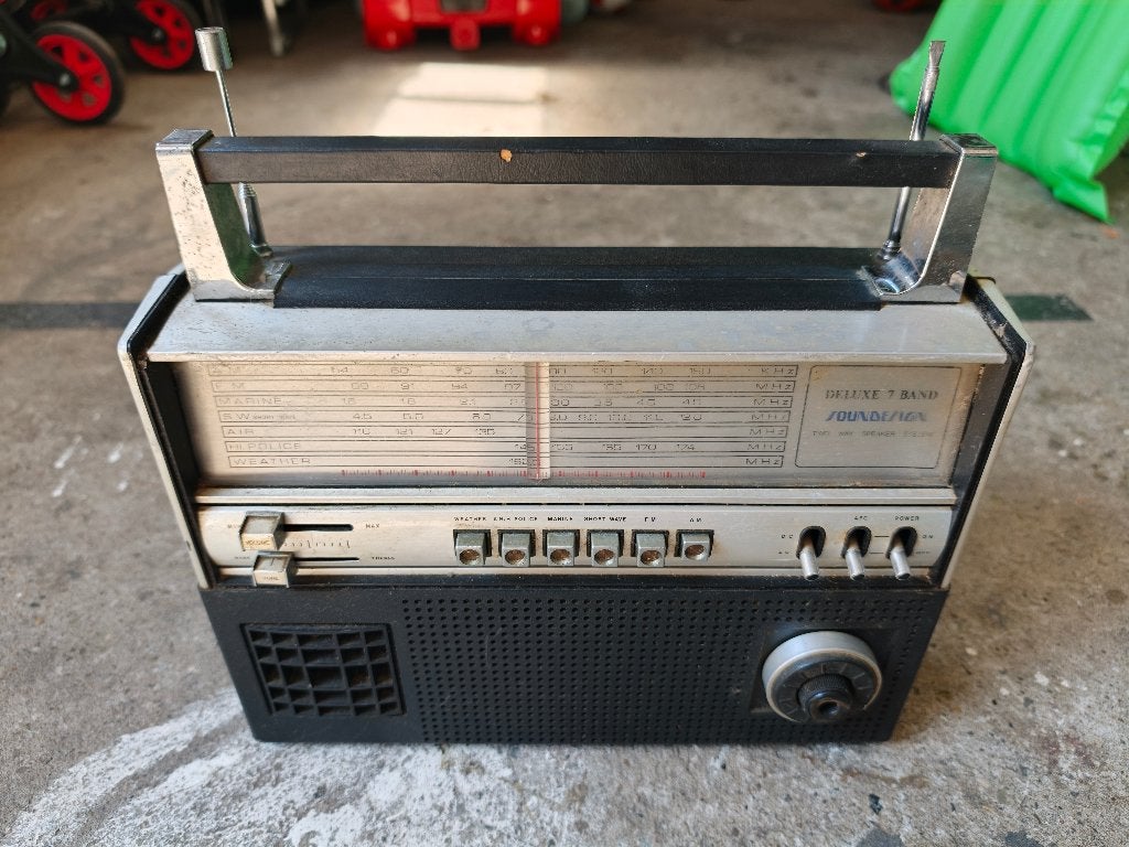 Soundesign Deluxe 7 Band Radio model 2673, Ophalen of Verzenden