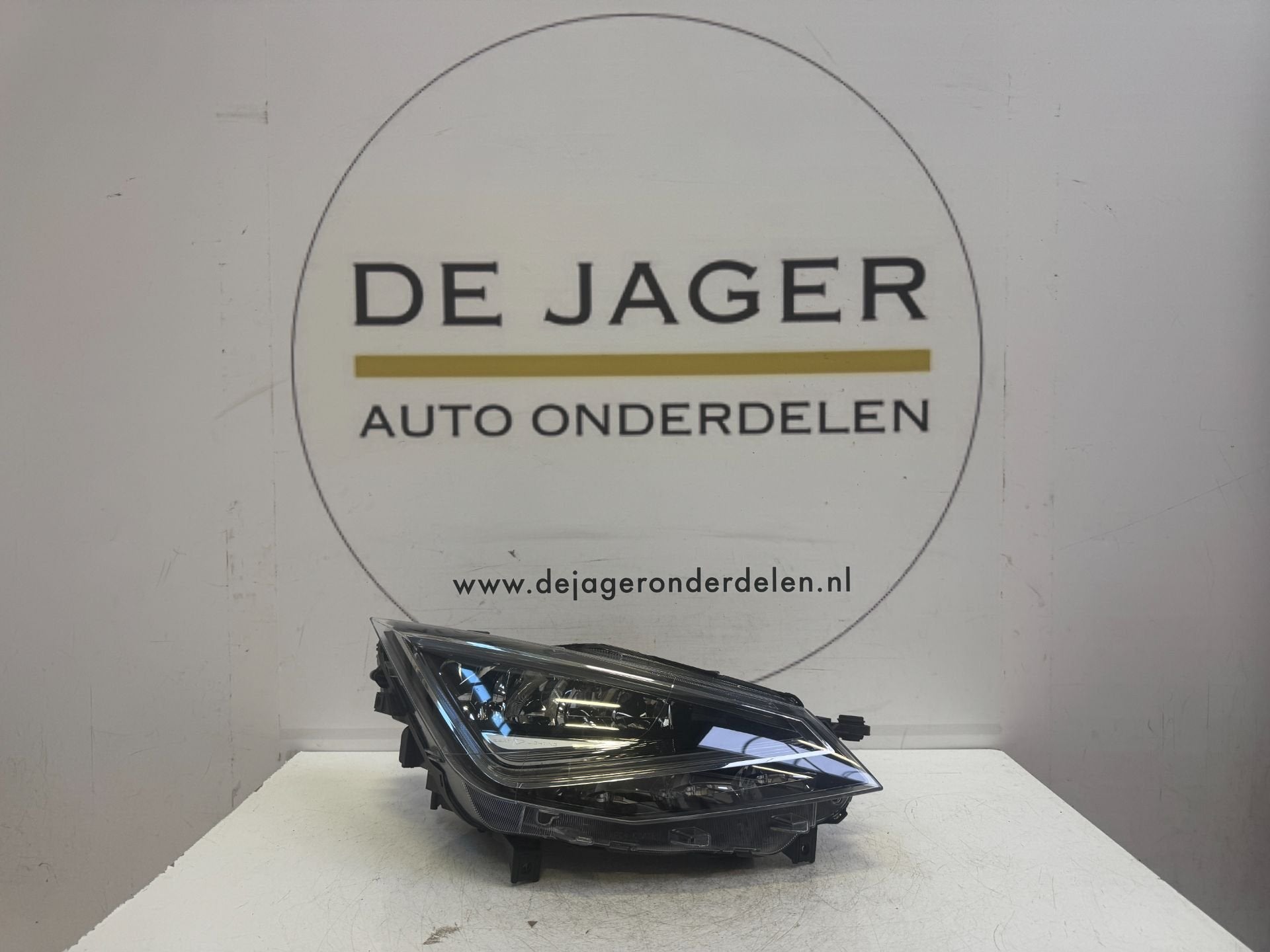 SEAT IBIZA 6F VOL LED KOPLAMP RECHTS 6F1941008E, Gebruikt, Autovia A-2, Km 585 585
08760  Martorell, ES, Ophalen of Verzenden