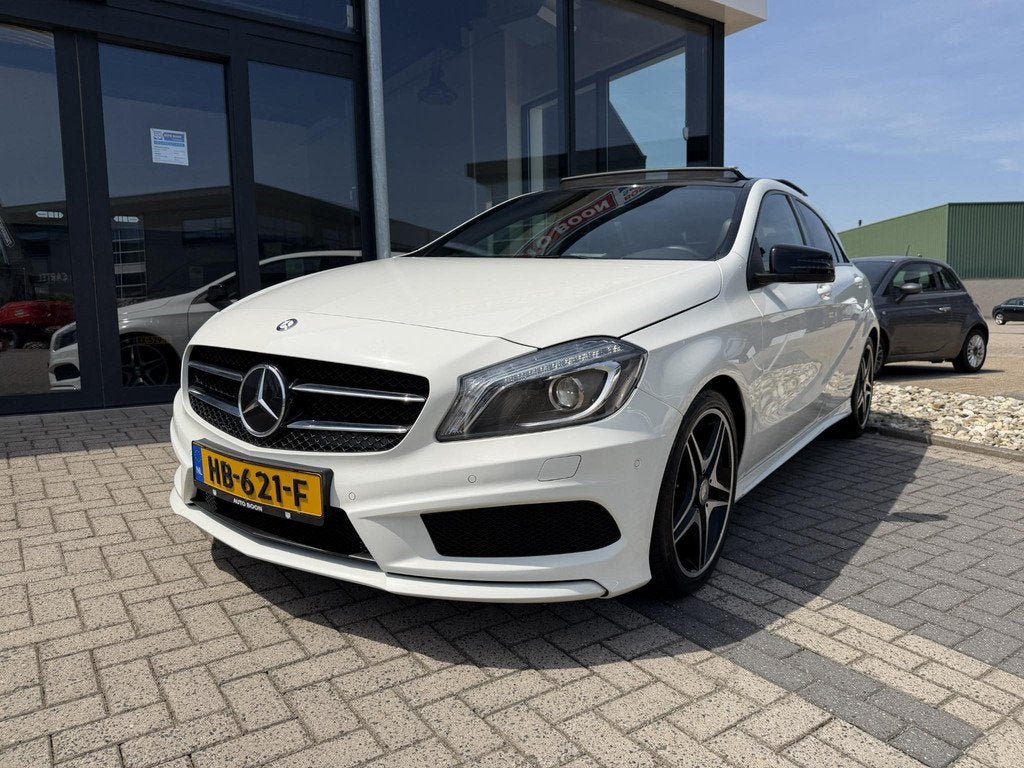 Mercedes-Benz A-klasse 180 122PK AMG NIGHT EDITION AUTOMAAT, Auto's, Gebruikt, 4 cilinders, 19 km/l, 695 kg