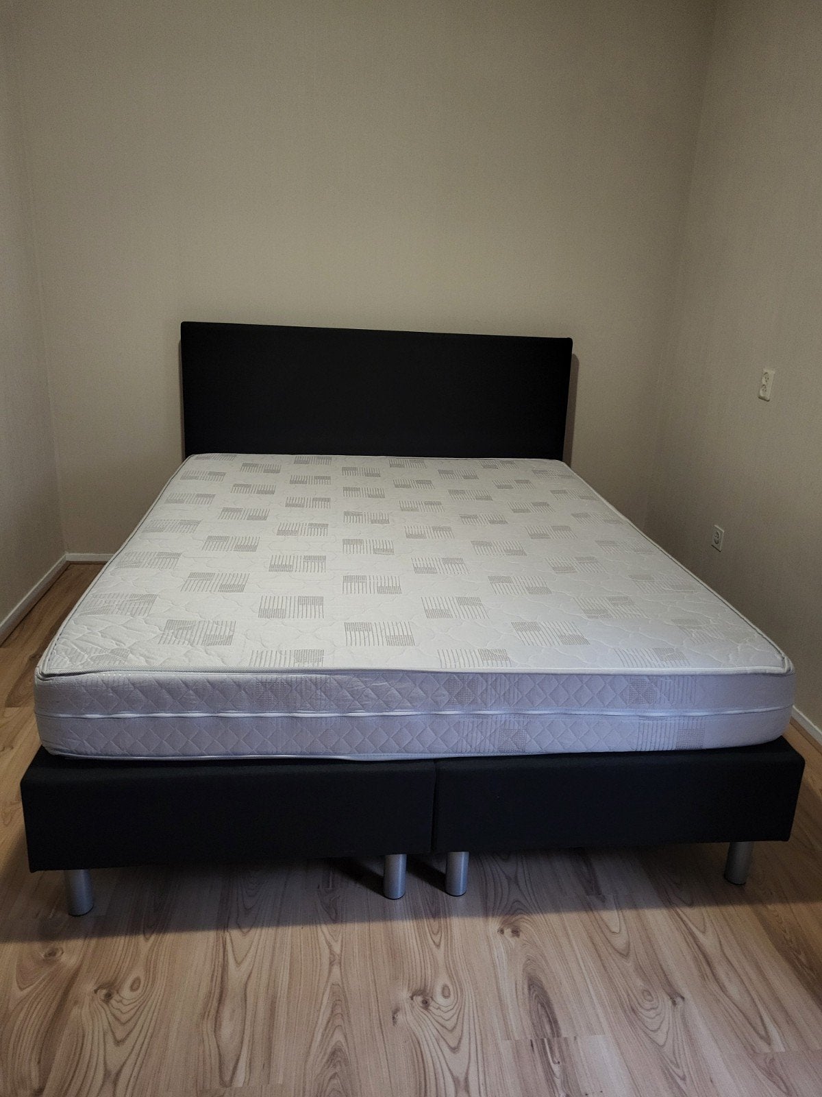 Tweepersoons boxspring met hoofdbord, Huis en Inrichting, Ophalen, Gebruikt, Zwart, Tweepersoons