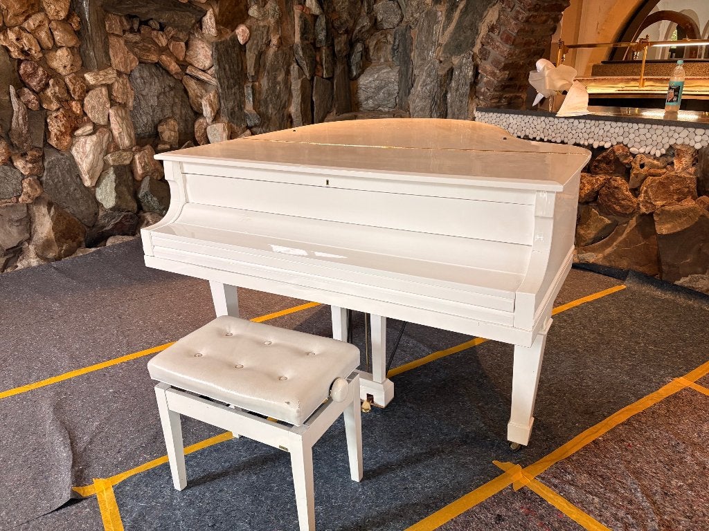 Horugel babyvleugel – Hoogglans wit – Inclusief pianobank, Ophalen, Gebruikt, Wit, Hoogglans