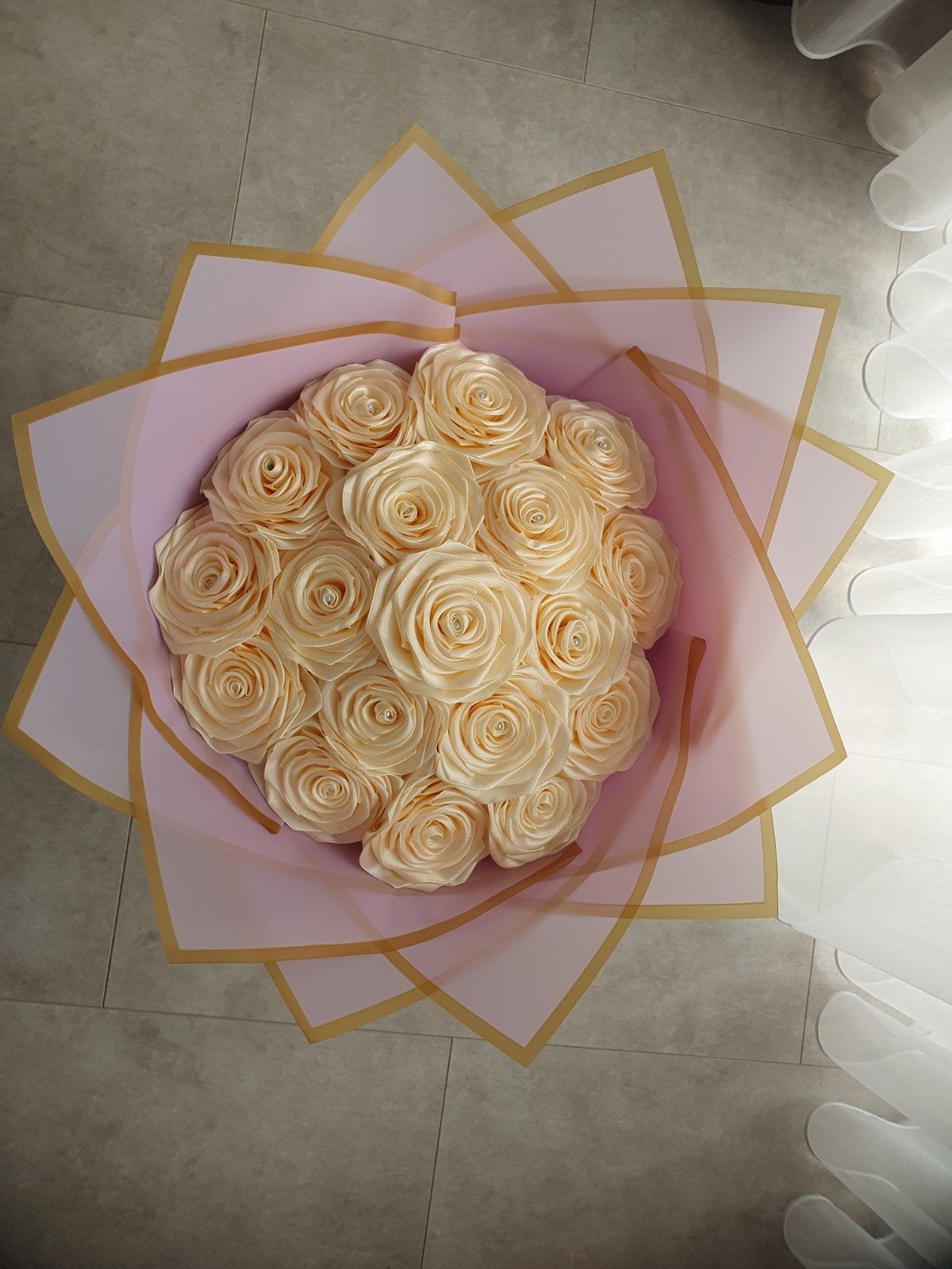 Prachtig boeket kunstbloemen - Crème rozen, Binnen, Beige, Nieuw, Textiel