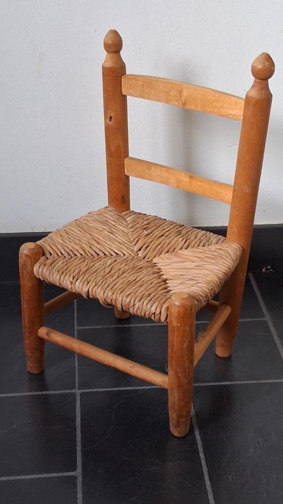 Vintage kinderstoel met rieten zitting, Ophalen