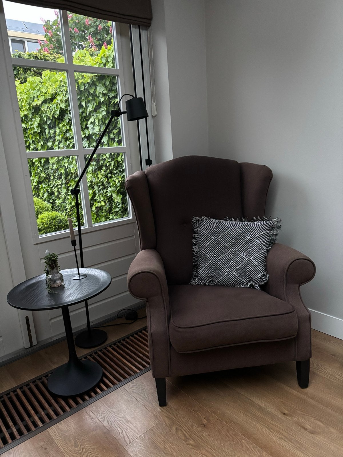 Fraaie chocolade-bruine  oorfauteuil, Ophalen, Gebruikt, Stof, 75 tot 100 cm