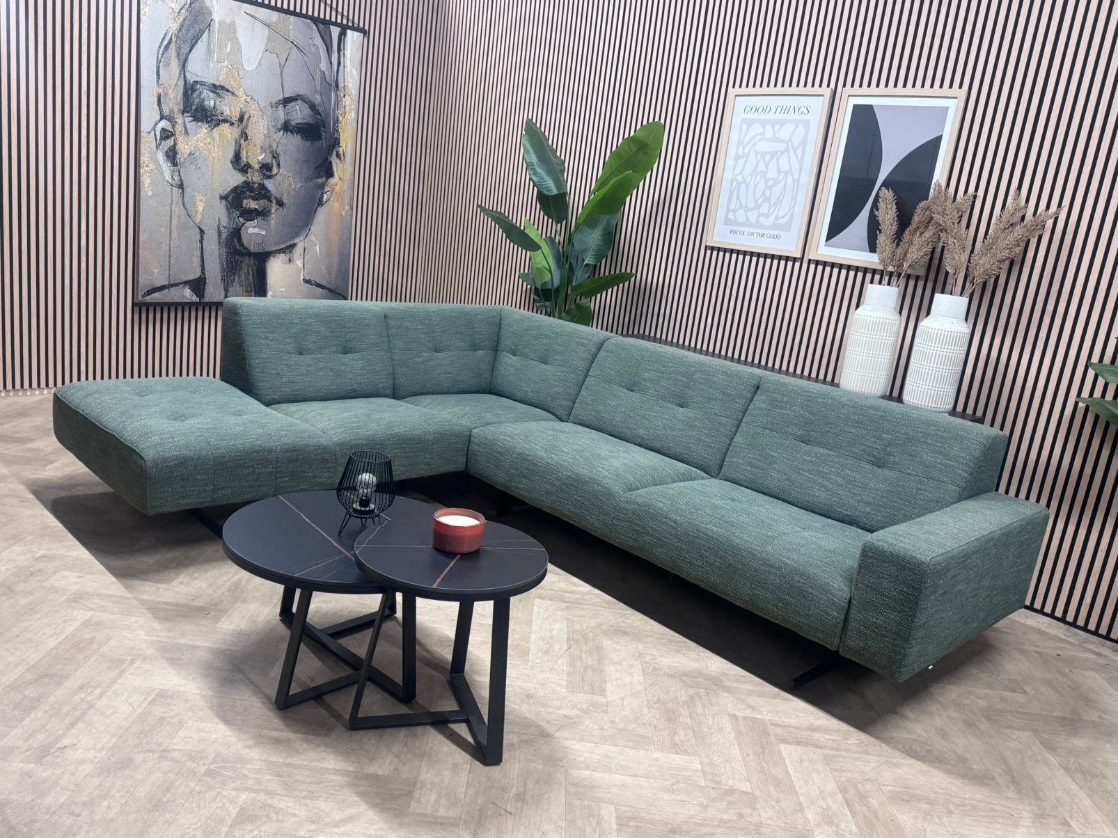 ZGAN Montel Traffic Hoekbank - Forrest Green - 288 x 225, Luxe Moderne Design Hoekbank Montel Traffic Groen, 250 tot 300 cm, -